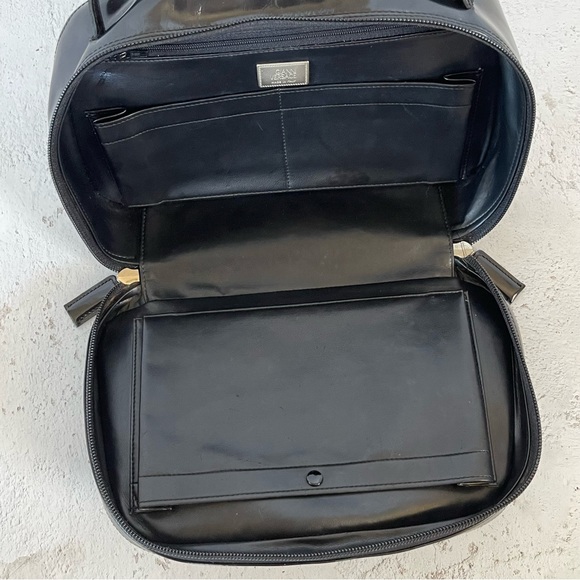 Gianni Versace Vintage 90’s Medusa Black Patent Leather Small Bag - Picture 7 of 8